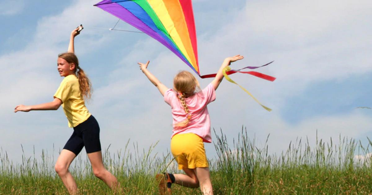 SB-girls-flying-kite-hero image